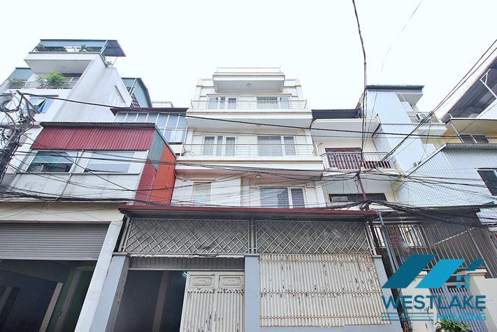 Cho Thuê Nhà 4 Phòng Ngủ không Rộng Thoáng Tại Phố An Dương Vương, Tây Hồ, Hà Nội
