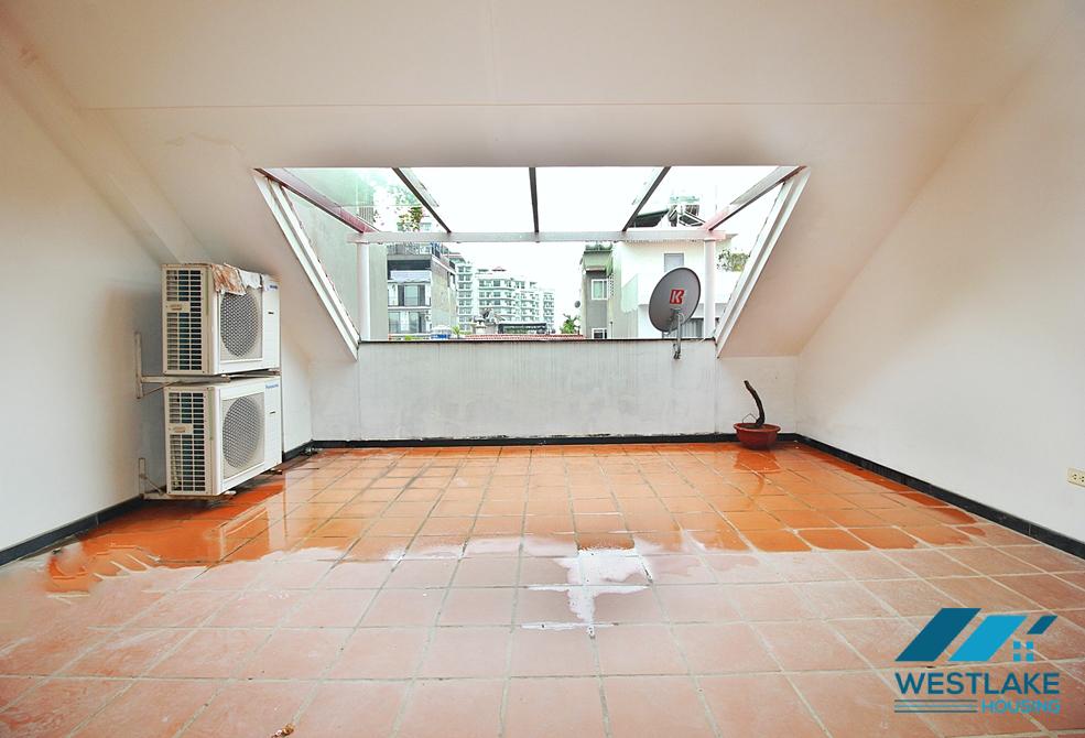 Semi-furnished 4 bedrooms house with big yard for rent in Tay Ho ward, Ha Noi
