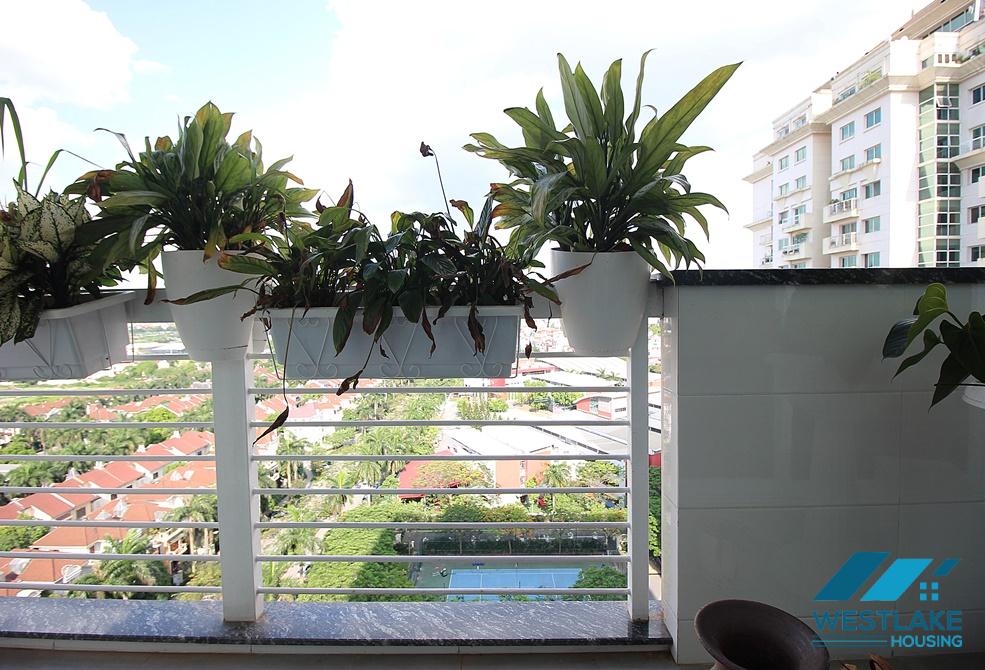 Cho thuê căn hộ 3 phòng ngủ + 1 phòng làm việc tại Ciputra