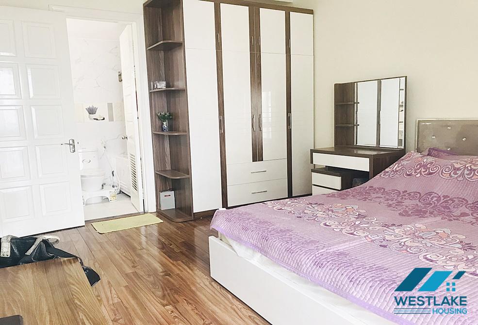 Cho thuê căn hộ 3 phòng ngủ sang trọng tại tòa E Ciputra.