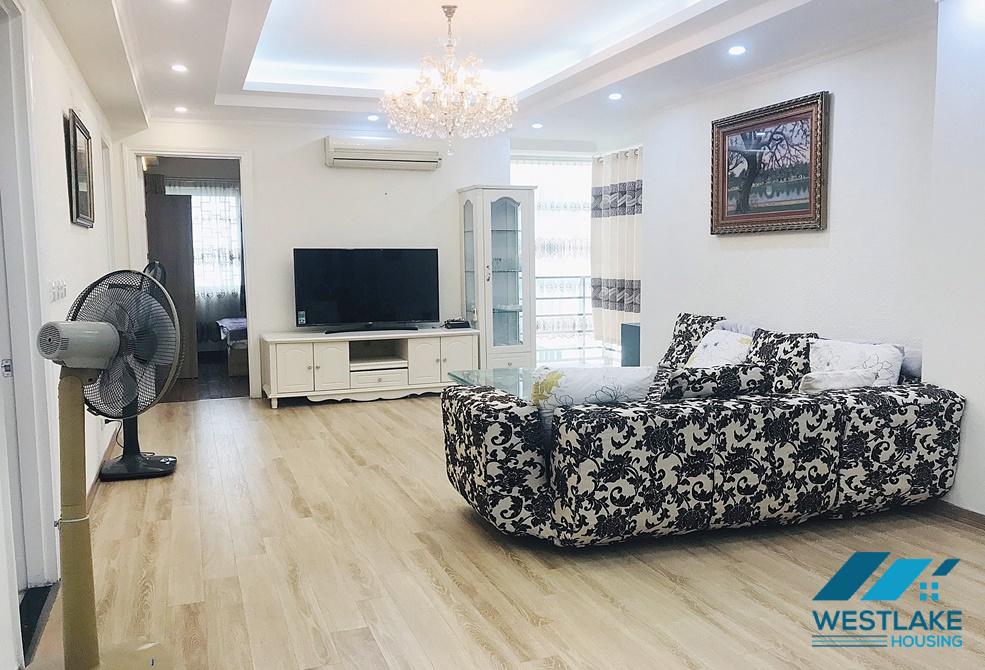 Cho thuê căn hộ 3 phòng ngủ sang trọng tại tòa E Ciputra.