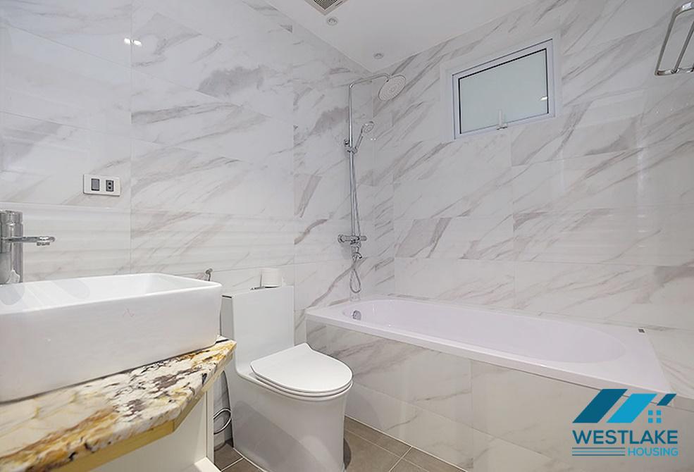 Cho thuê căn hộ 3 phòng ngủ mới đẹp tại Ciputra, Tây Hồ, Hà Nội