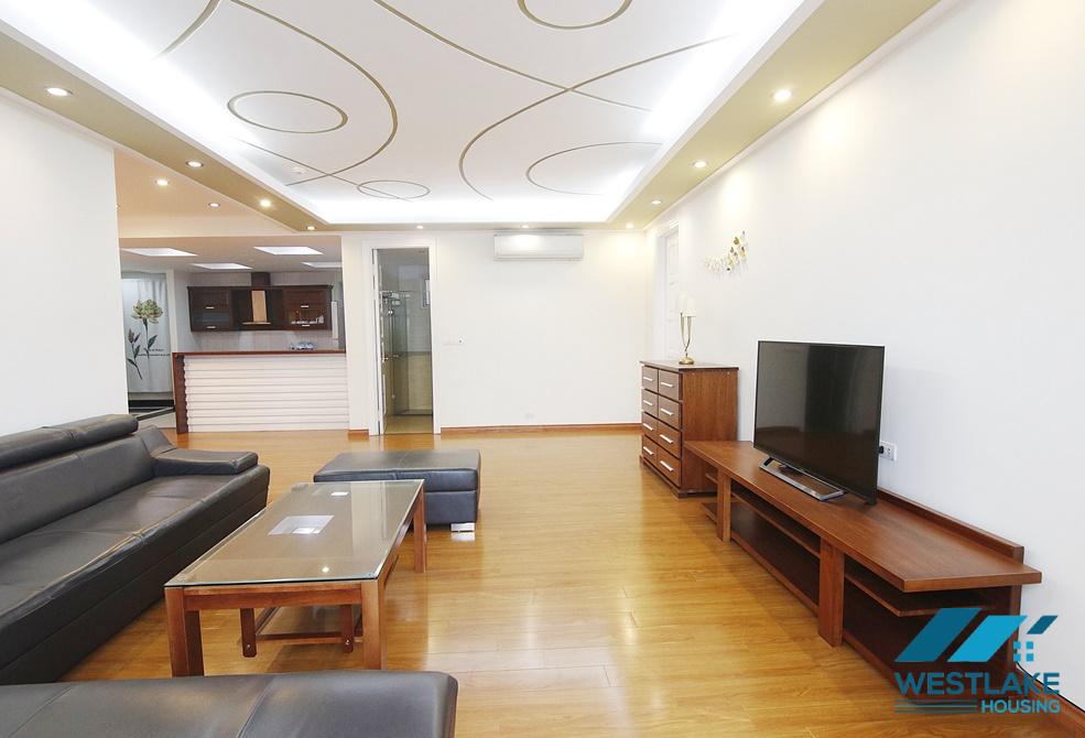 Căn hộ 3 phòng ngủ cho thuê tại Ciputra tại tóa E4 Ciputra.