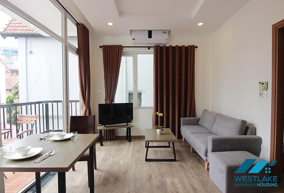 Cho Thuê Căn Hộ 1 Phòng Ngủ Đẹp, Ban Công Rộng Sáng Thoáng Tại Tô Ngọc Vân Tây Hồ, Hà Nội