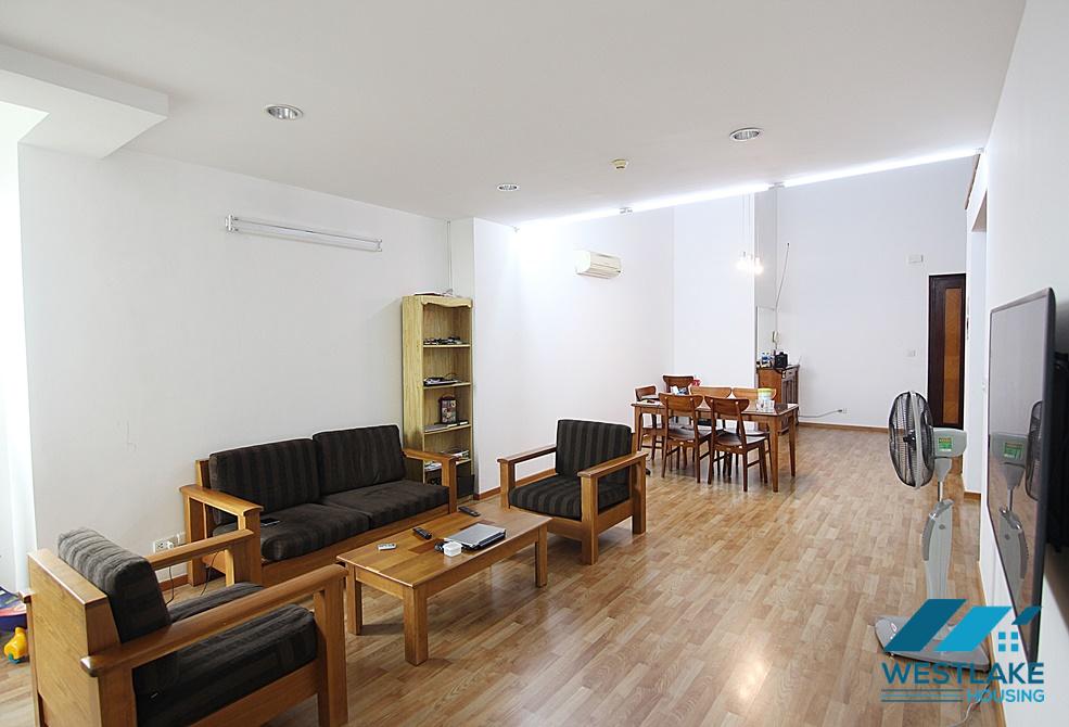 Cho thuê căn hộ Duplex bốn phòng ngủ tại khu đô thị Ciputra, Tây Hồ, Hà Nội