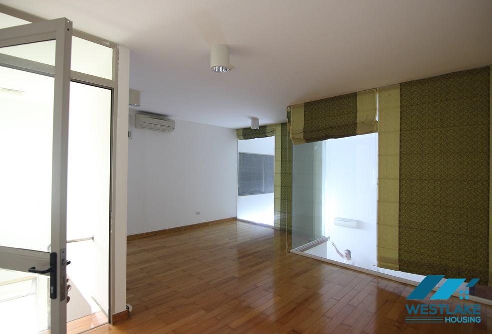 Cho thuê căn hộ Duplex bốn phòng ngủ tại khu đô thị Ciputra, Tây Hồ, Hà Nội Cho thuê căn hộ Duplex bốn phòng ngủ tại khu đô thị Ciputra, Tây Hồ, Hà Nội