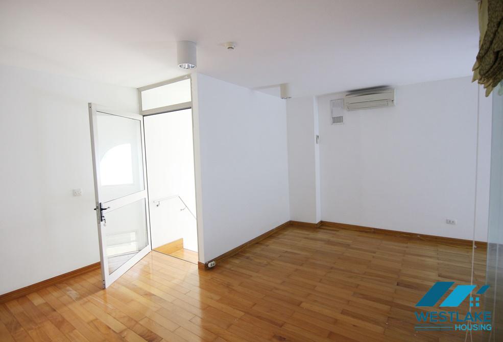 Cho thuê căn hộ Duplex bốn phòng ngủ tại khu đô thị Ciputra, Tây Hồ, Hà Nội Cho thuê căn hộ Duplex bốn phòng ngủ tại khu đô thị Ciputra, Tây Hồ, Hà Nội