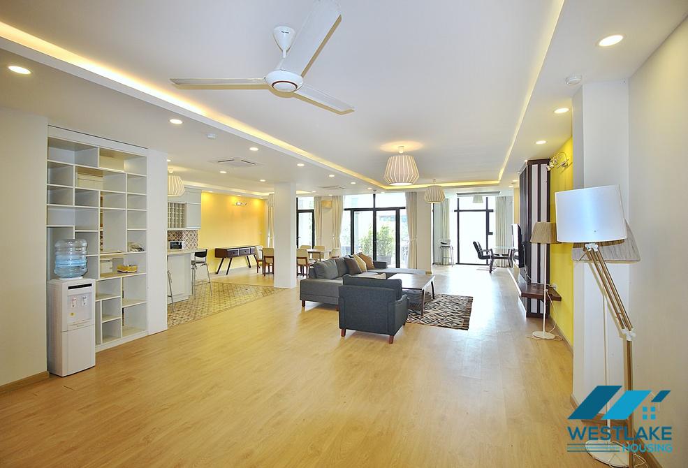 Beautiful 04 bedrooms apartment for rent in Tay Ho, Ha Noi