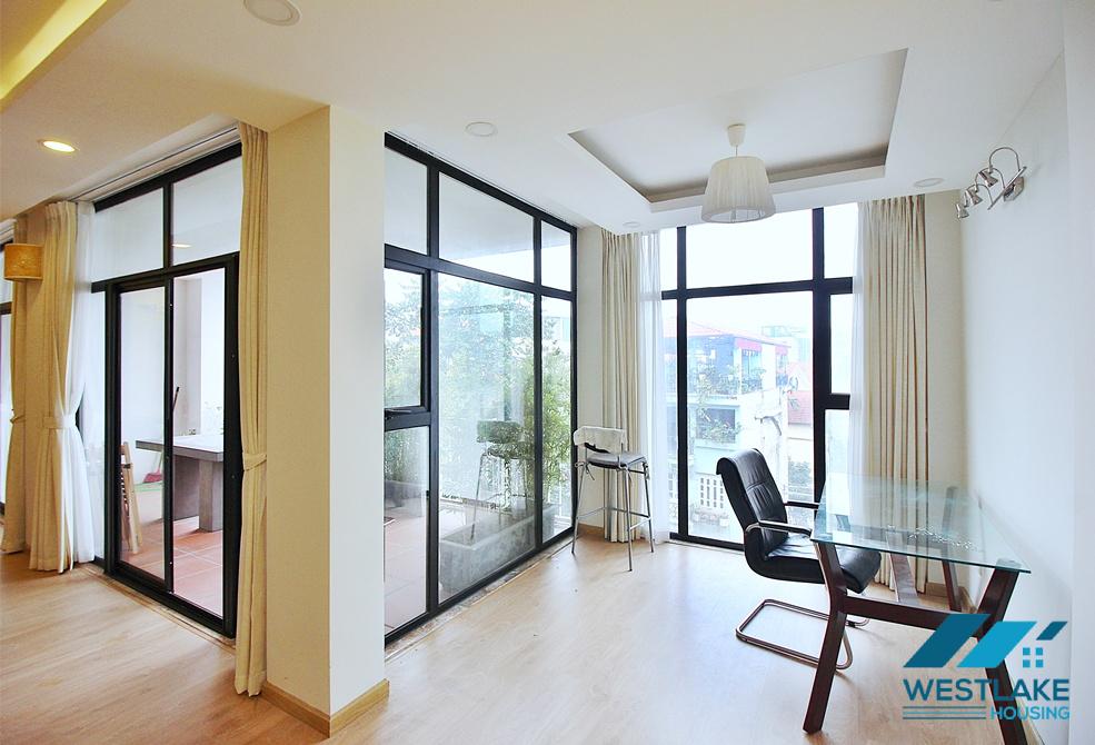 Beautiful 04 bedrooms apartment for rent in Tay Ho, Ha Noi