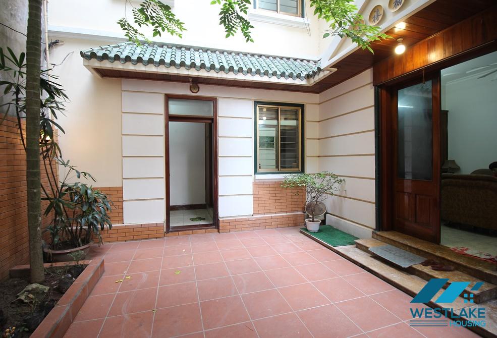 A cute house with nice yard for rent in in Xuan Dieu, Tay Ho
