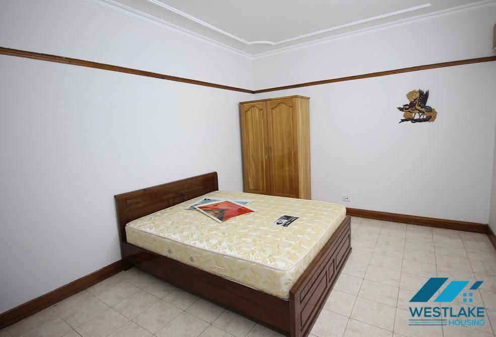 A cute house with nice yard for rent in in Xuan Dieu, Tay Ho