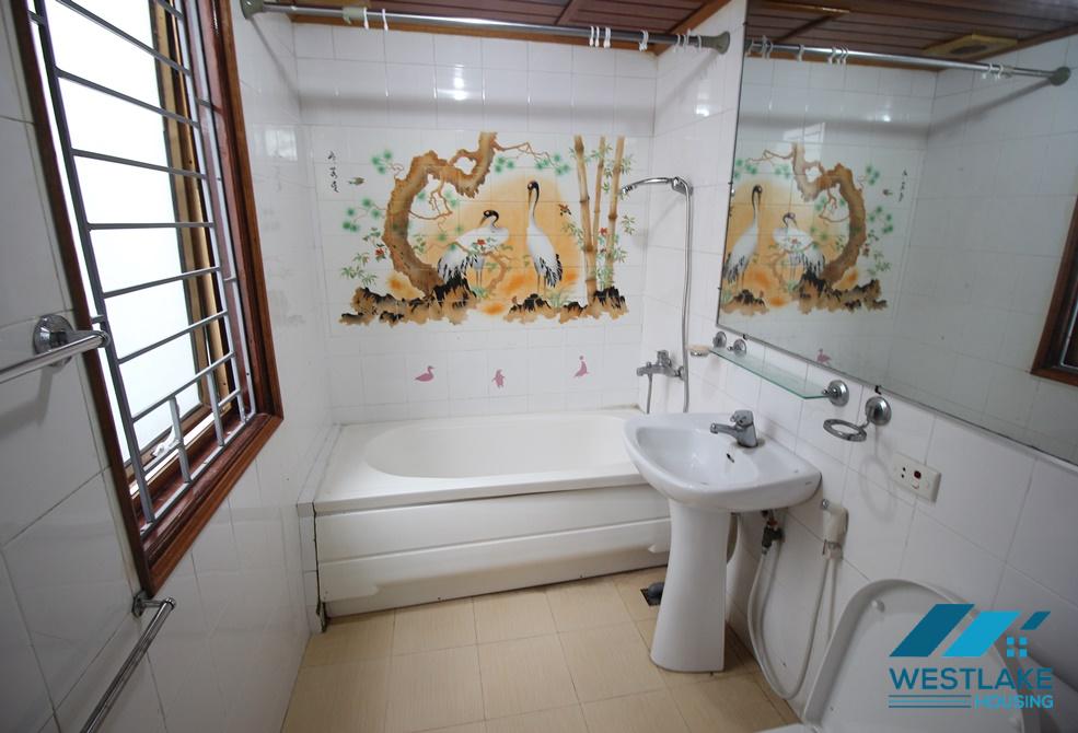 A cute house with nice yard for rent in in Xuan Dieu, Tay Ho