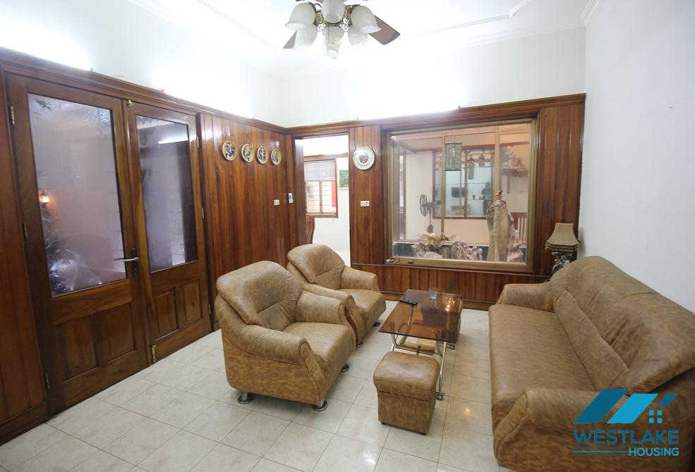 A cute house with nice yard for rent in in Xuan Dieu, Tay Ho