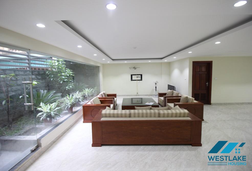 A nice and spacious office space for rent in Xuan Dieu, Tay Ho
