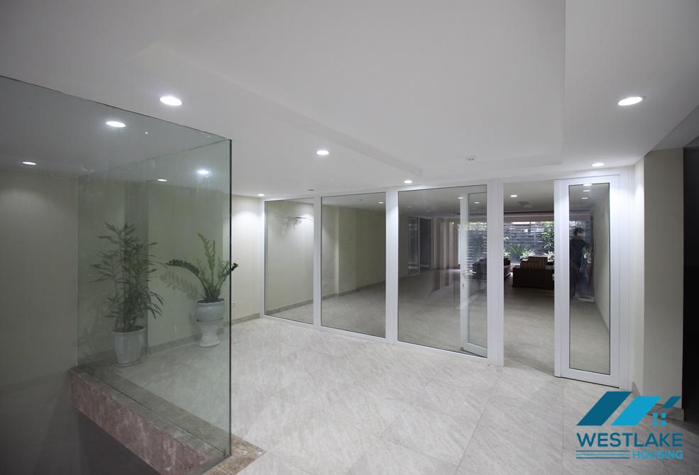A nice and spacious office space for rent in Xuan Dieu, Tay Ho