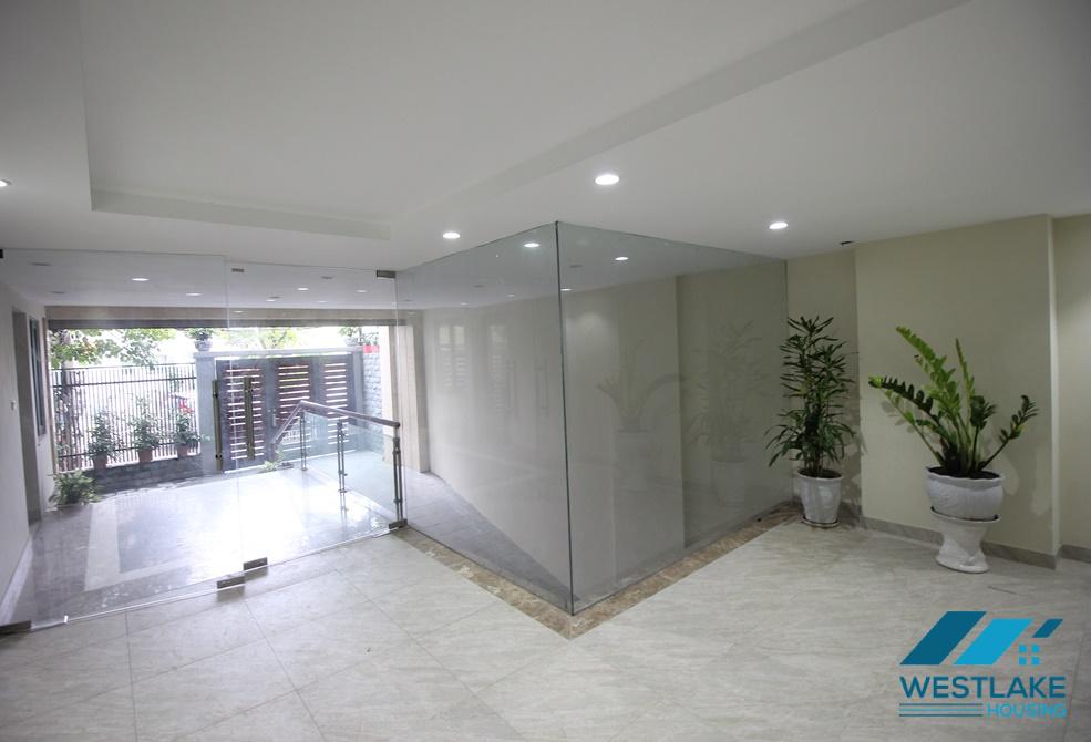 A nice and spacious office space for rent in Xuan Dieu, Tay Ho