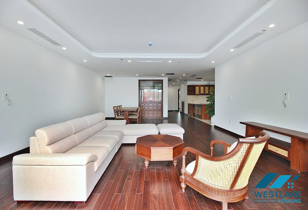 Beautiful and spacious 03 bedrooms apartment for rent in Xuan Dieu, Tay Ho, Ha Noi