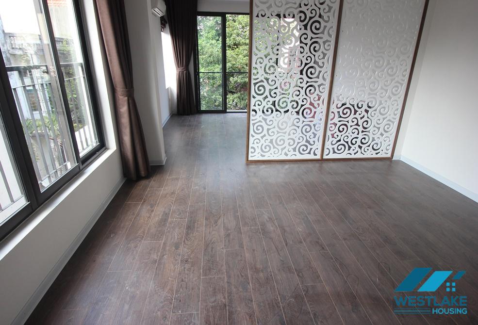 A new renovated house for rent in Xuan Dieu, Tay Ho