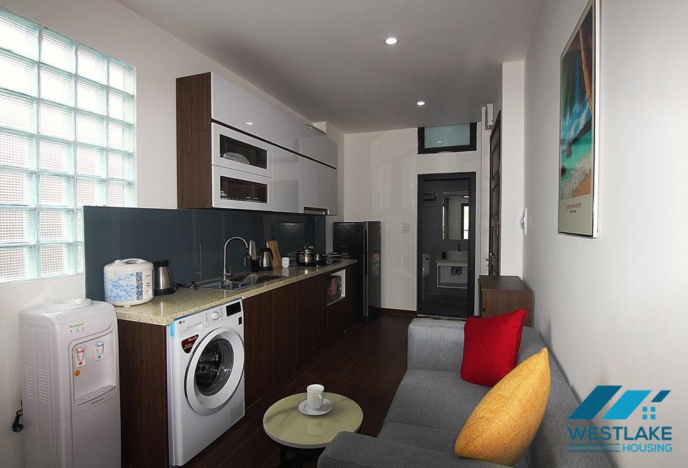 A bright and resonable studio for rent in Xuan Dieu, Tay Ho, Ha Noi