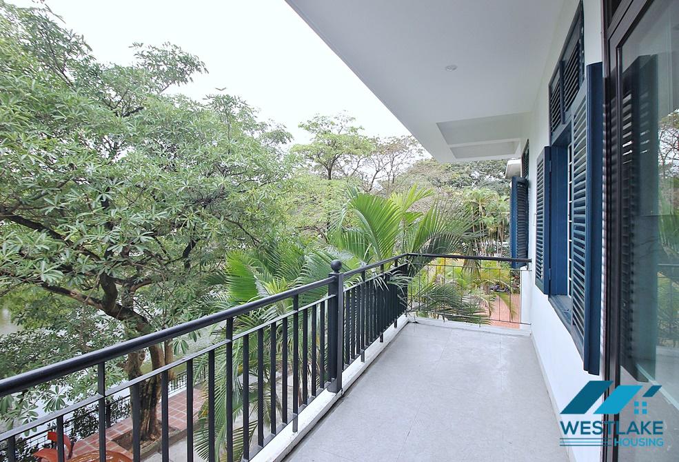 A lake view and bright 2 bedroom apartment for rent in Xuan Dieu, Tay Ho