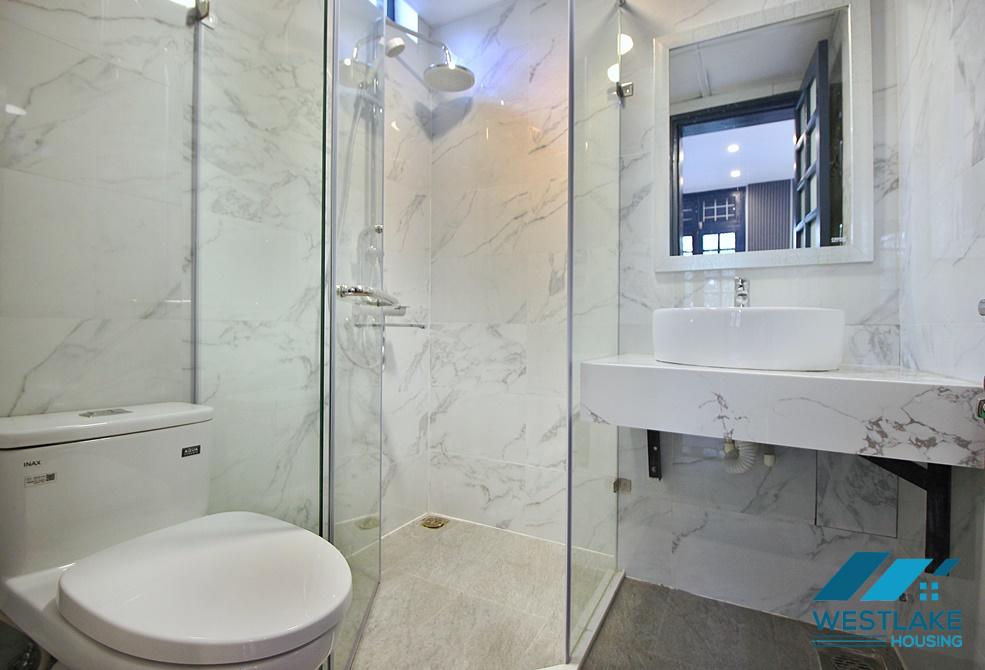 A lake view and bright 2 bedroom apartment for rent in Xuan Dieu, Tay Ho