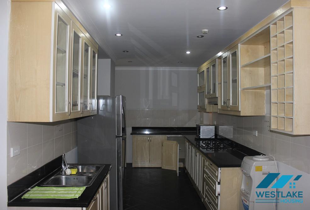 Cho thuê căn hộ 3 phòng ngủ tại tòa E – Ciputra, Tây Hồ, Hà Nội