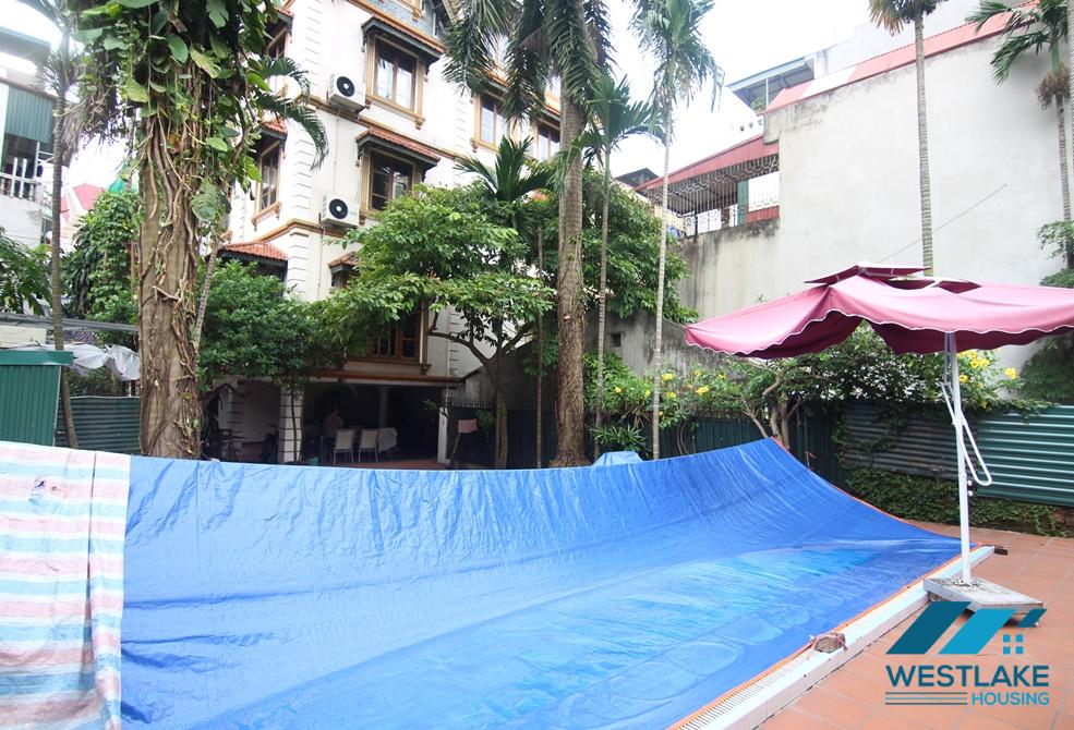 A 5 bedroom villa with big yard for rent in Xuan Dieu, Tay Ho, Ha Noi