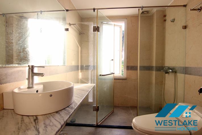 Cho Thuê Căn Hộ 2 Phòng Ngủ Thông Tầng, Ban Công View Hồ Tại Phố Từ Hoa, Tây Hồ, Hà Nội
