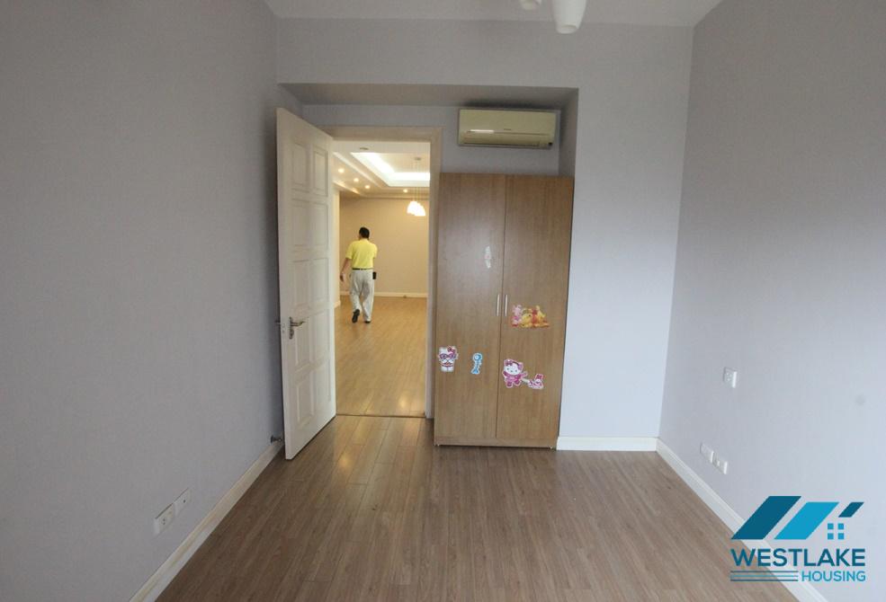 Cho thuê căn hộ 4 phòng ngủ tại tòa E – Ciputra, Tây Hồ, Hà Nội