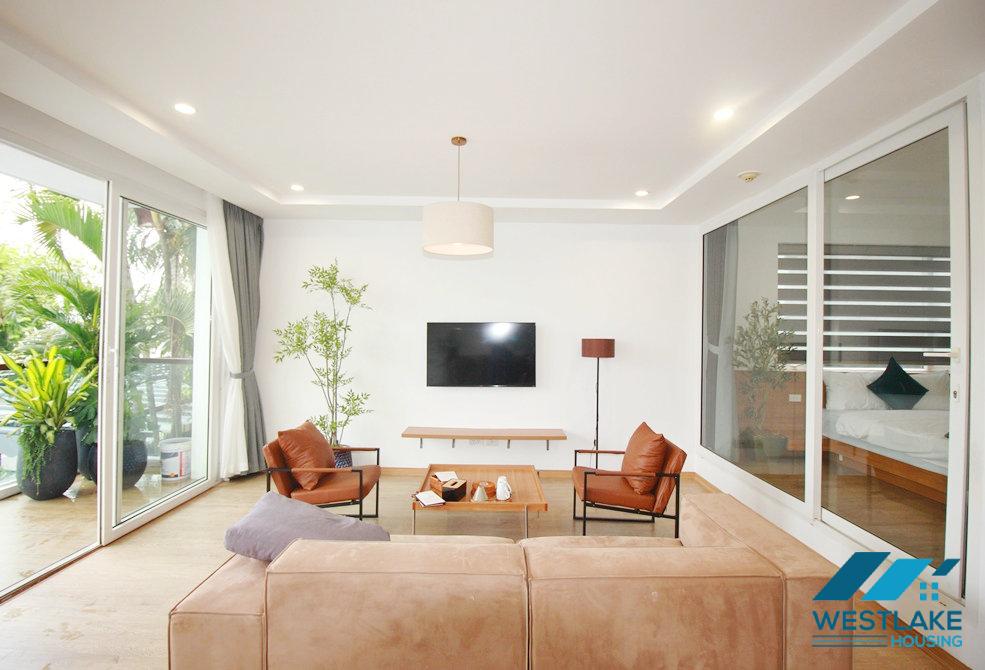 Cho Thuê Căn Hộ 3 Phòng Ngủ Mới Đẹp, Ban Công View Hồ Tại Phố Quảng An, Tây Hồ, Hà Nội