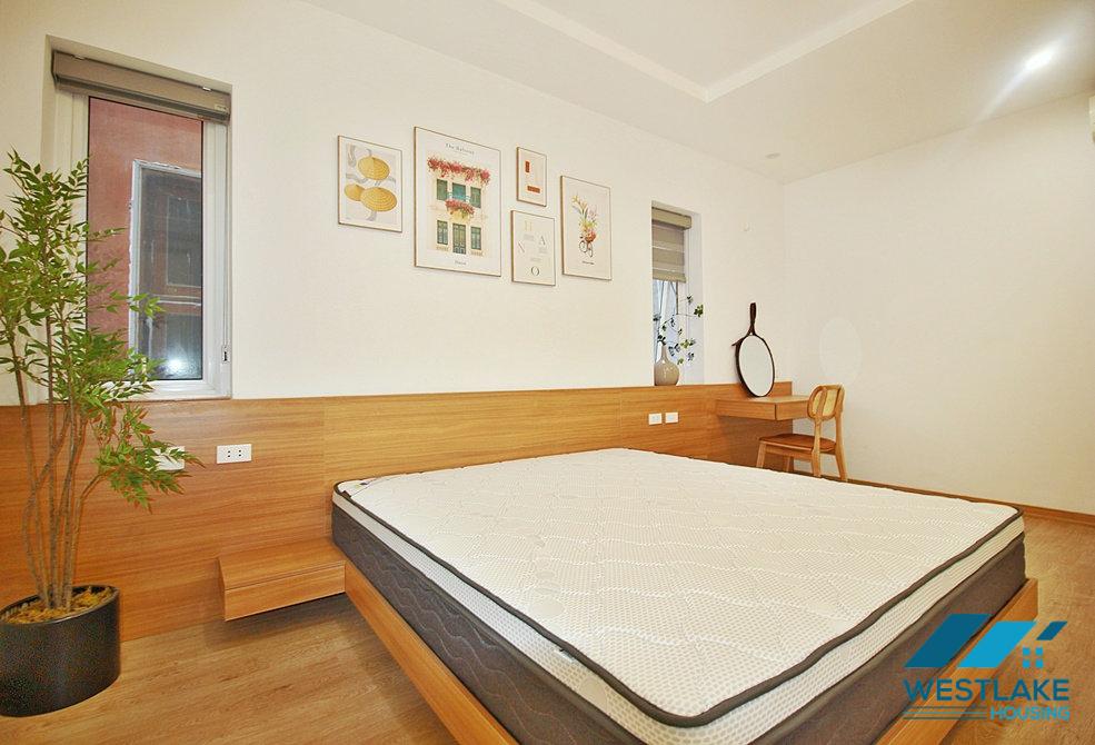 Cho Thuê Căn Hộ 3 Phòng Ngủ Mới Đẹp, Ban Công View Hồ Tại Phố Quảng An, Tây Hồ, Hà Nội