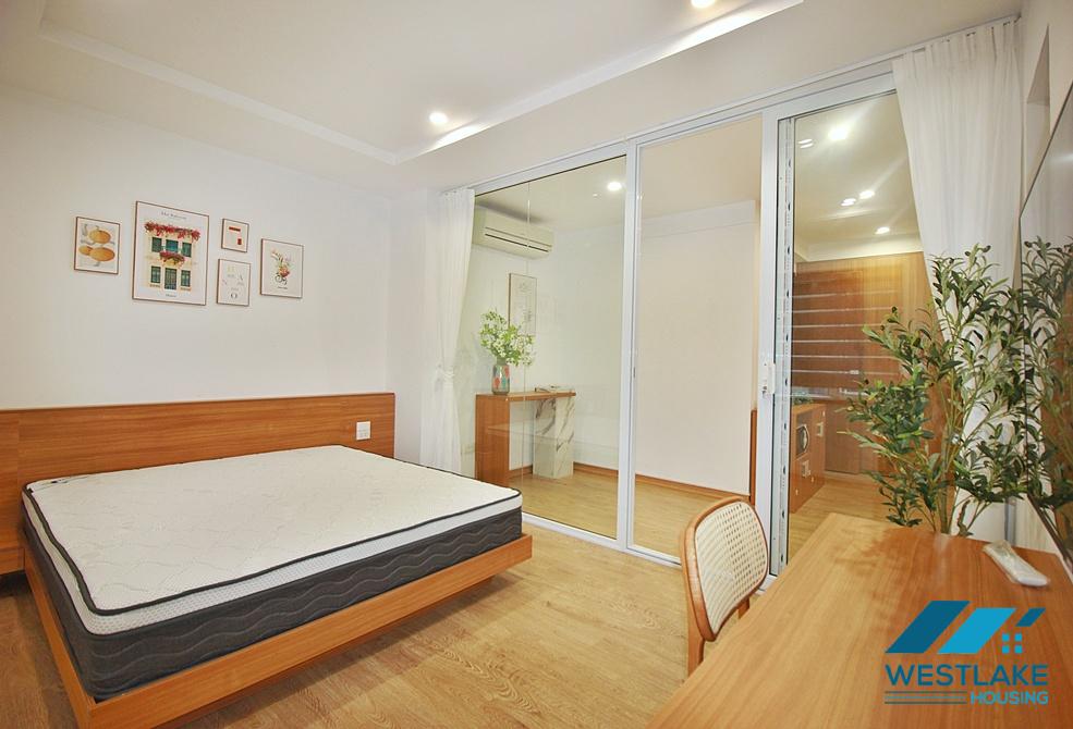 Cho Thuê Căn Hộ 3 Phòng Ngủ Mới Đẹp, Ban Công View Hồ Tại Phố Quảng An, Tây Hồ, Hà Nội