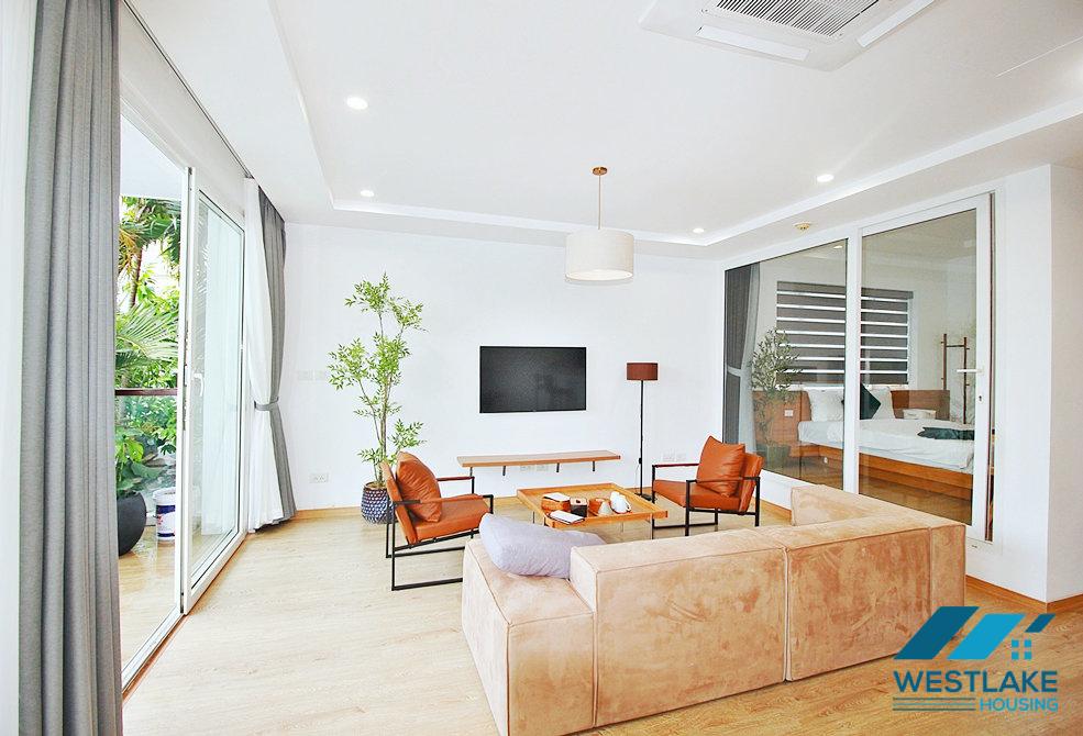Cho Thuê Căn Hộ 3 Phòng Ngủ Mới Đẹp, Ban Công View Hồ Tại Phố Quảng An, Tây Hồ, Hà Nội