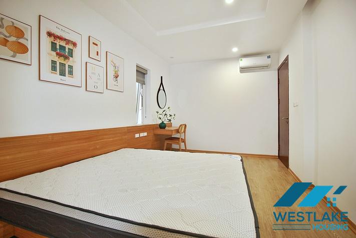 Cho Thuê Căn Hộ 3 Phòng Ngủ Mới Đẹp, Ban Công Rộng Thoáng View Hồ Tại Phố Quảng An, Tây Hồ, Hà Nội