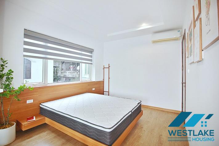 Cho Thuê Căn Hộ 3 Phòng Ngủ Mới Đẹp, Ban Công Rộng Thoáng View Hồ Tại Phố Quảng An, Tây Hồ, Hà Nội