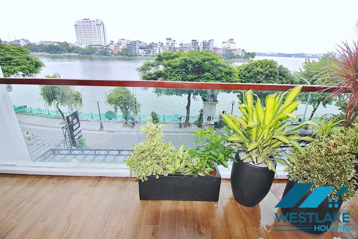 Cho Thuê Căn Hộ 3 Phòng Ngủ Mới Đẹp, Ban Công Rộng Thoáng View Hồ Tại Phố Quảng An, Tây Hồ, Hà Nội