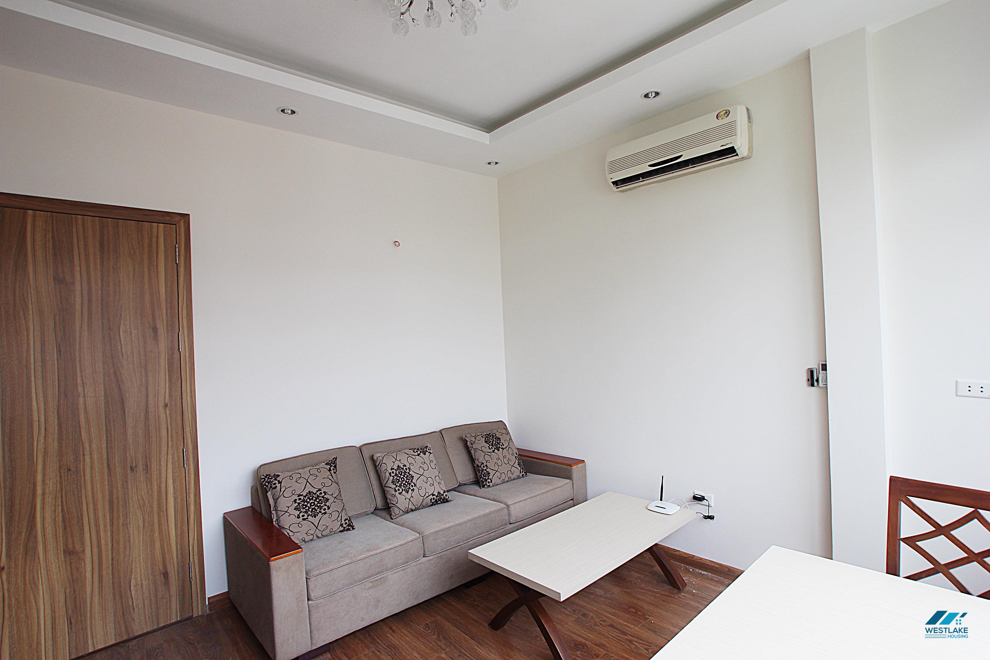A bright and cheap 1 bedroom apartment for rent in Xuan Dieu, Tay Ho