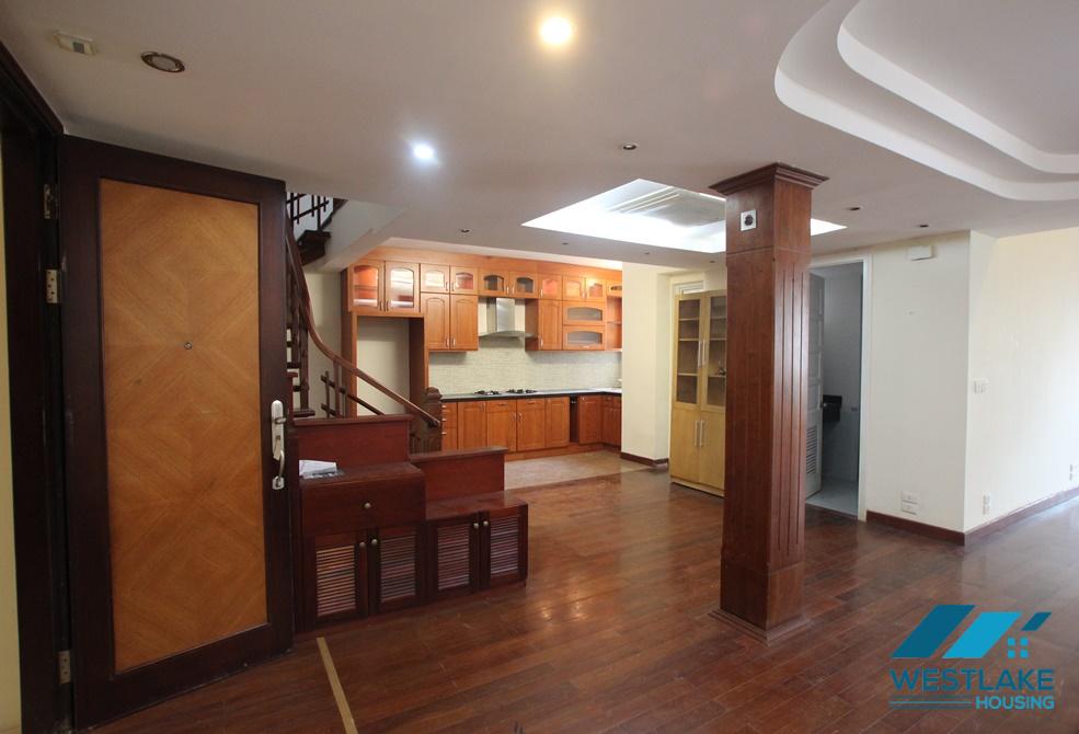 Cho thuê căn hộ Penthouse sang trọng tại tòa E, Ciputra, Tây Hồ, Hà Nội