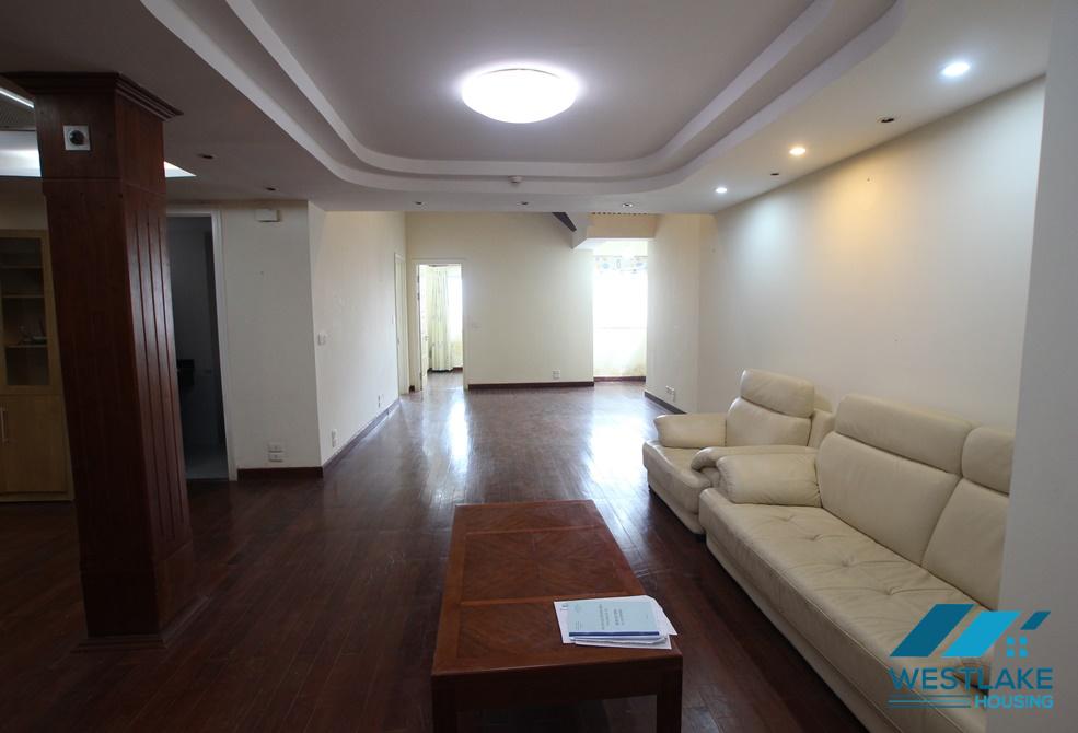 Cho thuê căn hộ Penthouse sang trọng tại tòa E, Ciputra, Tây Hồ, Hà Nội