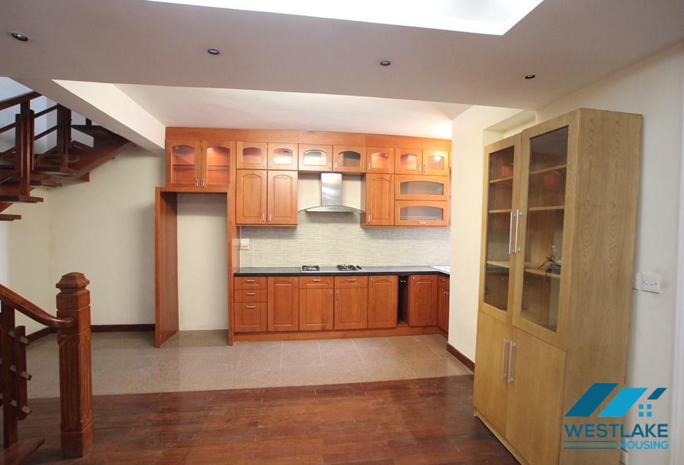 Cho thuê căn hộ Penthouse sang trọng tại tòa E, Ciputra, Tây Hồ, Hà Nội
