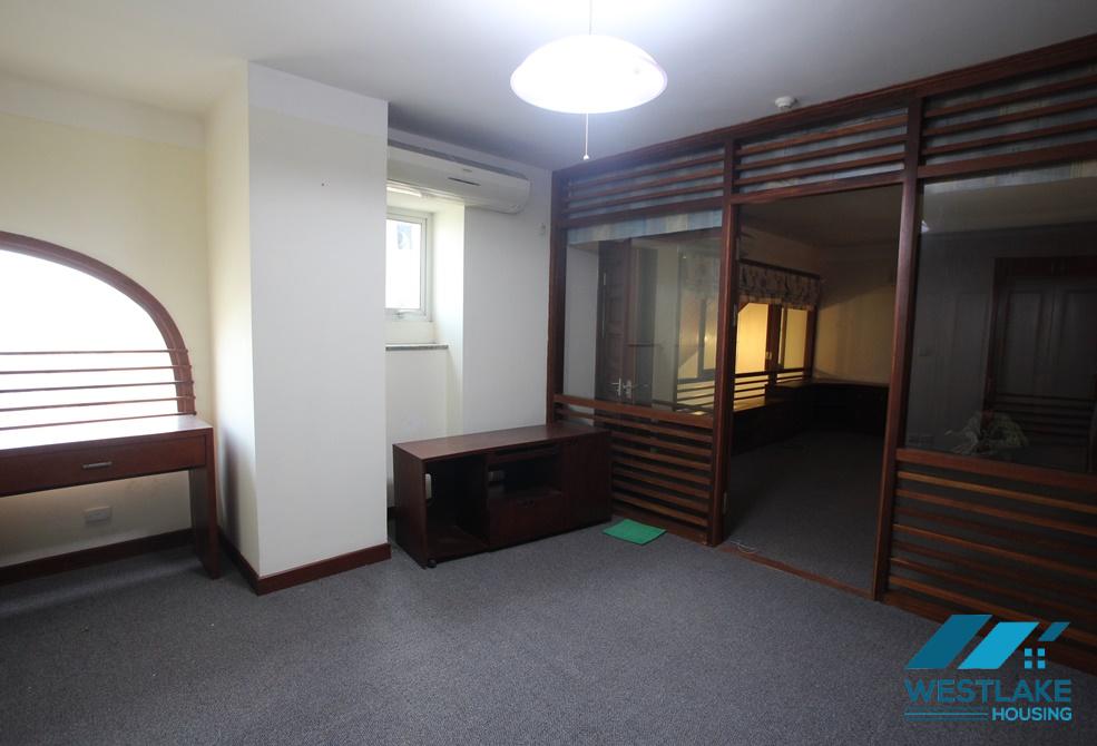 Cho thuê căn hộ Penthouse sang trọng tại tòa E, Ciputra, Tây Hồ, Hà Nội