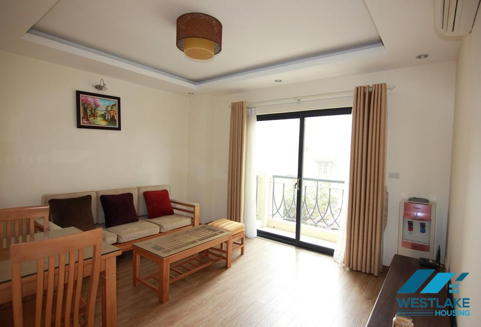 Cho Thuê Căn Hộ Dịch Vụ 1 Phòng Ngủ Có Ban Công Thoáng Mát, Tại ngõ Âu Cơ, Tây Hồ, Hà Nội