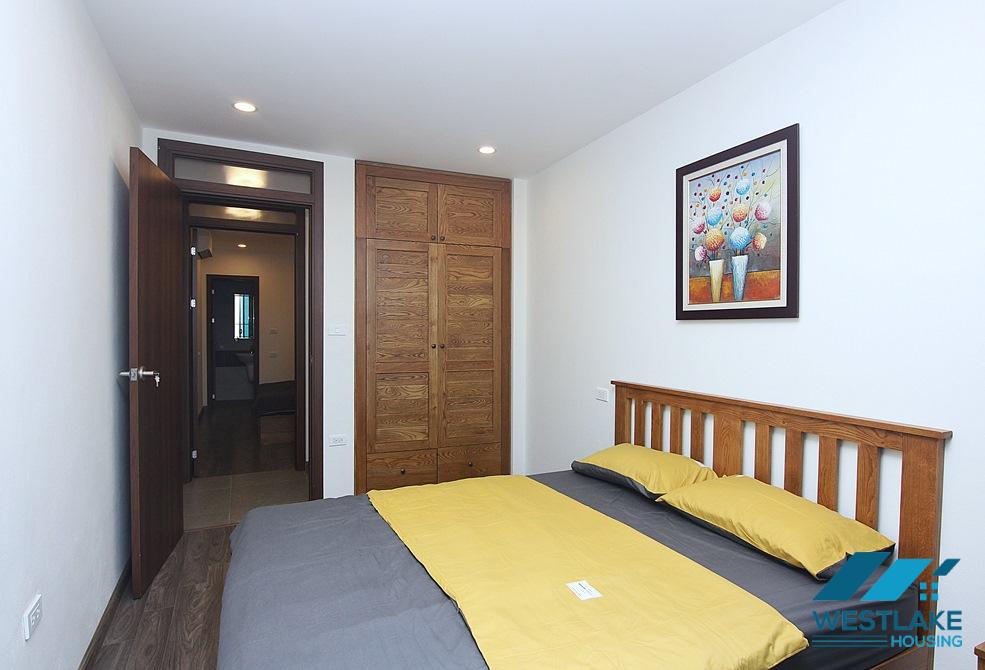 Lake view 2 bedrooms apartment with balcony for rent in Yen Hoa, Tay Ho, Ha Noi