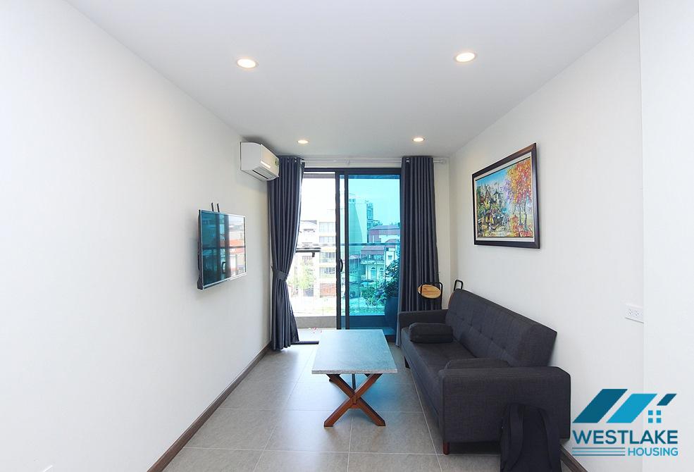 Lake view 2 bedrooms apartment with balcony for rent in Yen Hoa, Tay Ho, Ha Noi