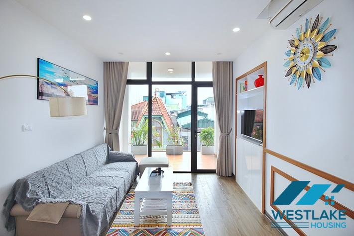 Cho Thuê Căn Hộ 2 Phòng Ngủ Đẹp, Hiện Đại, Ban Công Rông Thoáng Sáng Tại Tô Ngọc Vân, Tây Hồ, Hà Nội