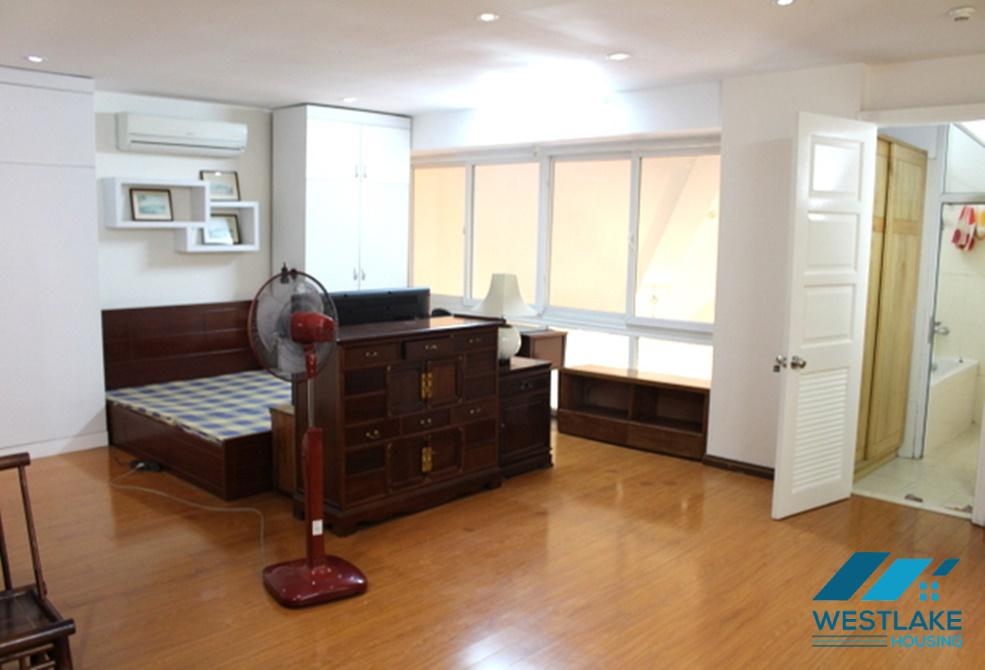 Cho thuê căn hộ 3 phòng ngủ đầy đủ nội thất tại Ciputra, Tây Hồ