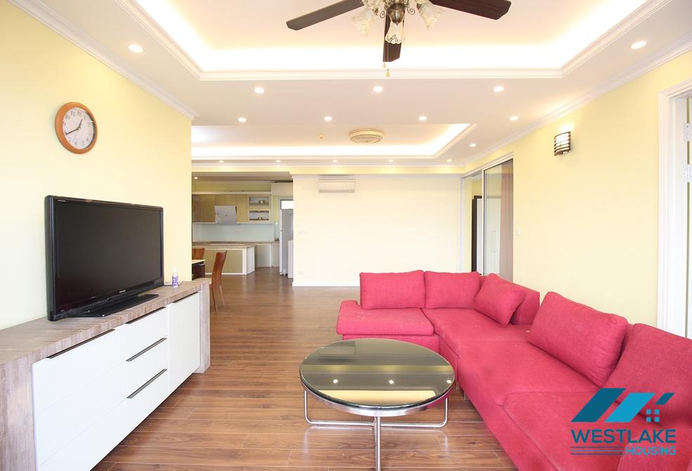 Cho thuê căn hộ 3 phòng ngủ cải tạo tại Tháp E – Ciputra, Tây Hồ