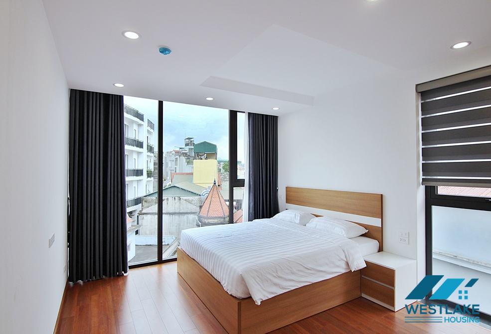 Brightly 3 bedrooms apartment for rent in Dang Thai Mai, Tay Ho, Ha Noi
