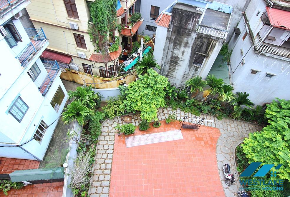 Brightly 3 bedrooms apartment for rent in Dang Thai Mai, Tay Ho, Ha Noi
