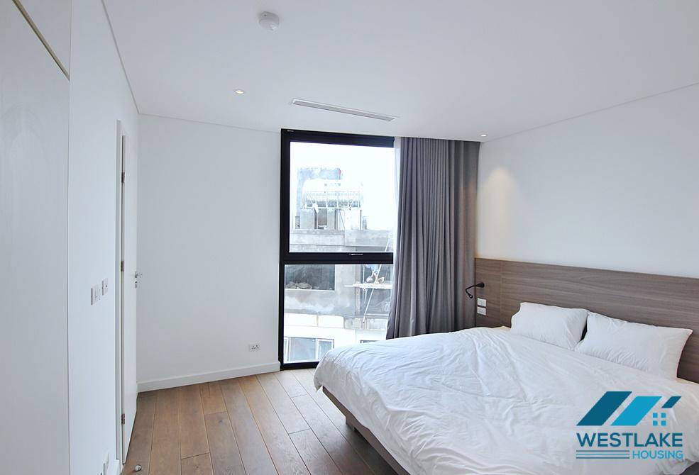 Căn Hộ 2 Phòng Ngủ Đẹp Hiện Đại, View Hồ Sáng Thoáng Cho Thuê Trên Phố Tô Ngọc Vân Tây Hồ